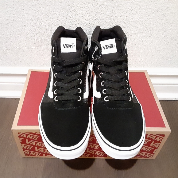 Vans - Picture 2 of 4